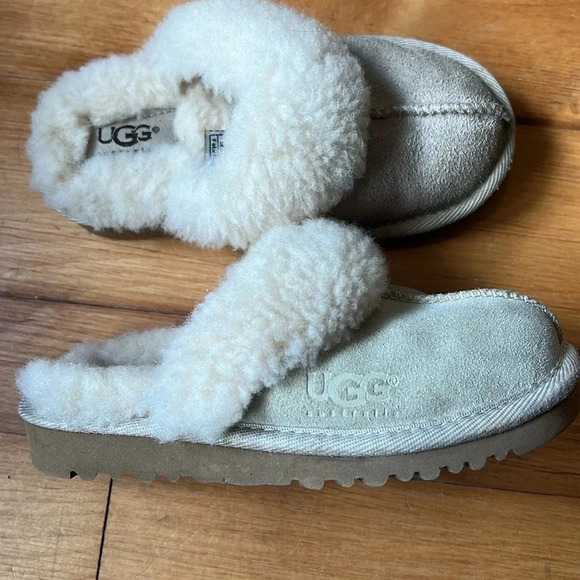 UGG Girl’s Cozy Iil Slipper Little Kids Size 10 - Picture 7 of 7